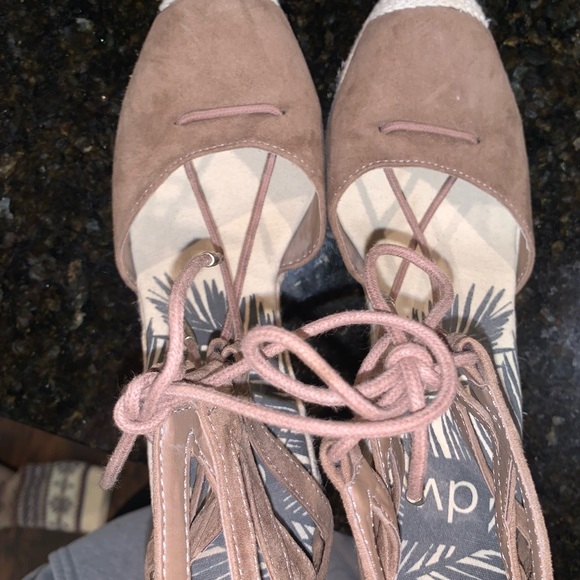 • Dolce Vita Espadrille Sandals • - Picture 4 of 6